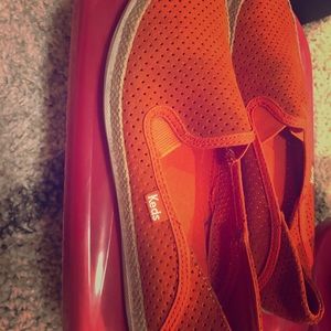 Orange keds